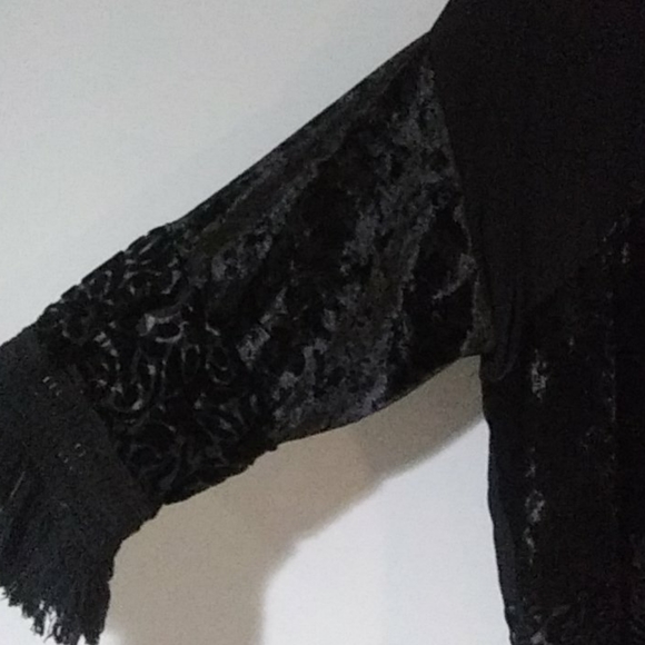 Open front smock. - Picture 3 of 6